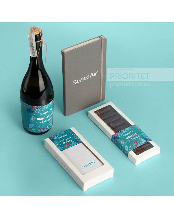 Набір з ігристим, Power Bank, блокнотом та солодощами