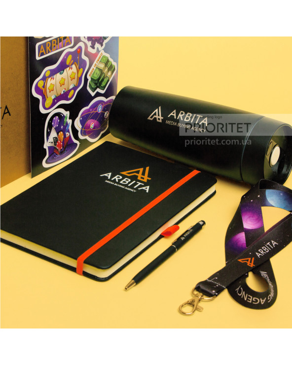 Welcome pack із записником, термокухлем та канцелярією