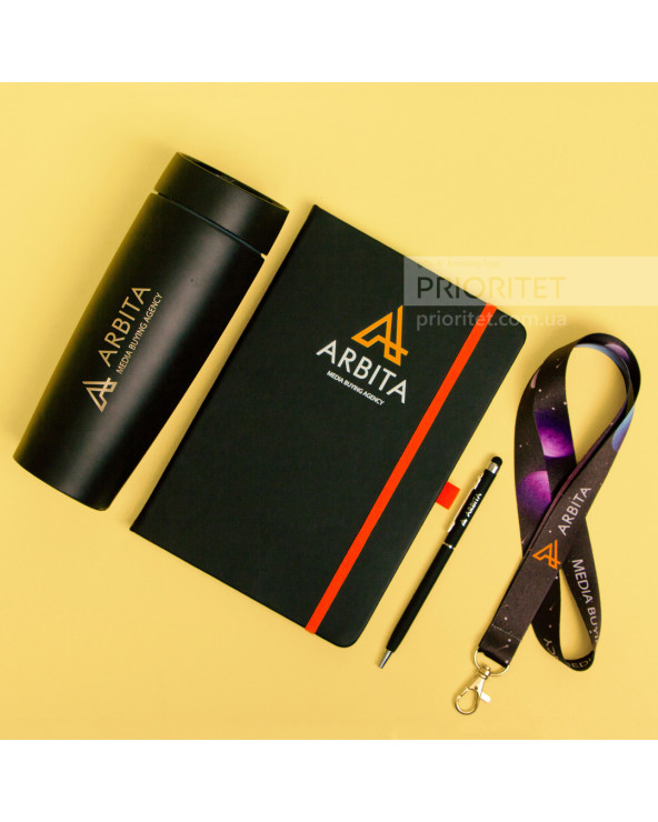 Welcome pack із записником, термокухлем та канцелярією