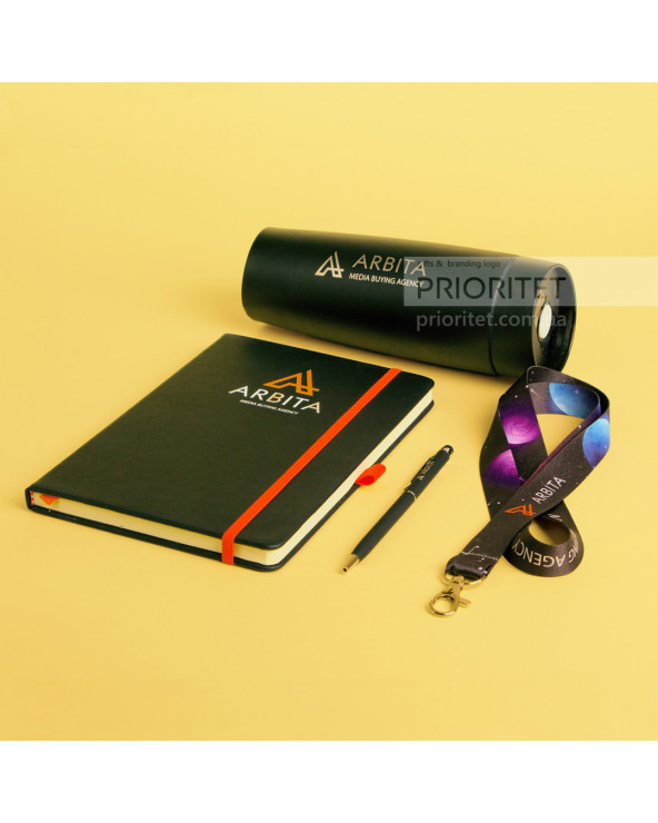 Welcome pack із записником, термокухлем та канцелярією