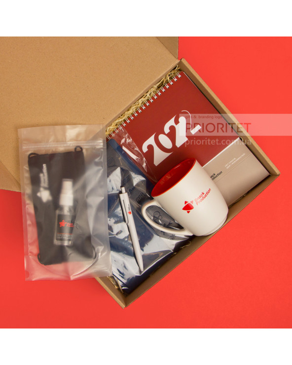Welcome pack с маской, антисептиком и чашкой