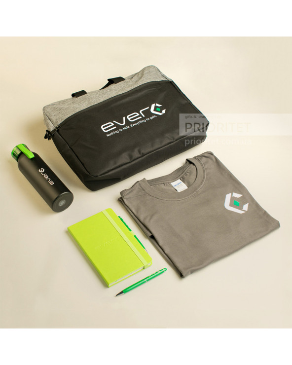 Welcome pack з сумкою для ноутбука та футболкою