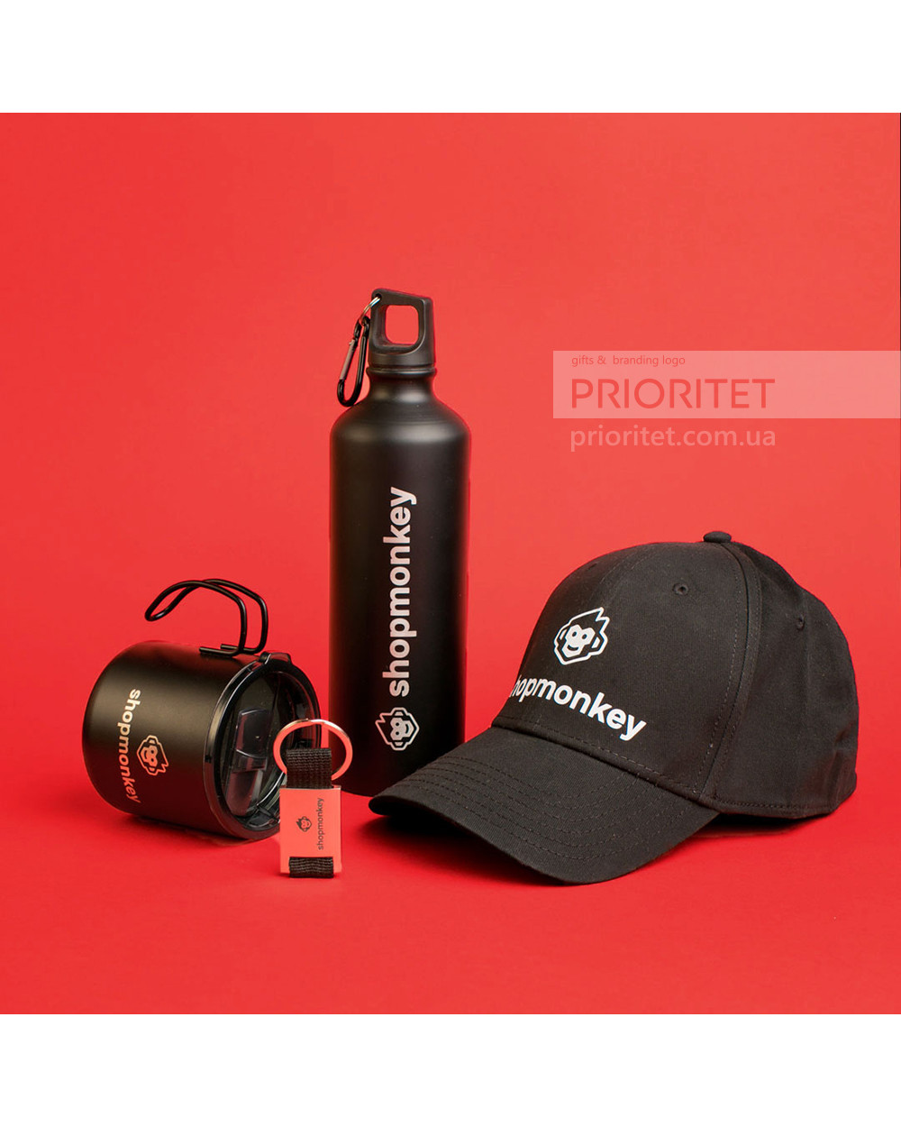 Welcome pack с кепкой, термокружкой и брелоком