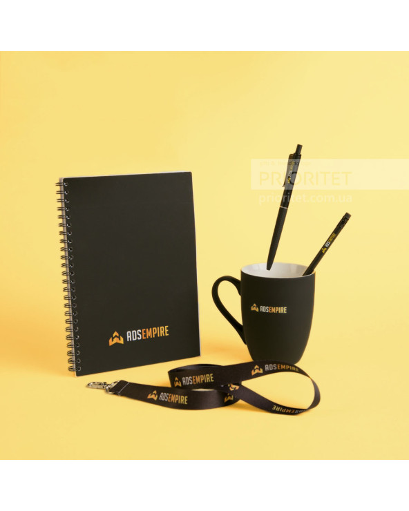 Welcome pack з горнятком, блокнотом та ручкою