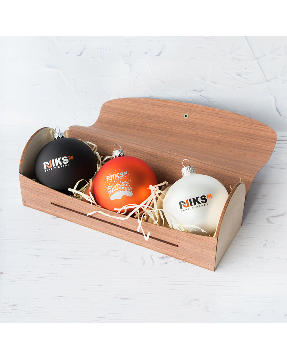 Набор из трех елочных шаров в эко-коробке