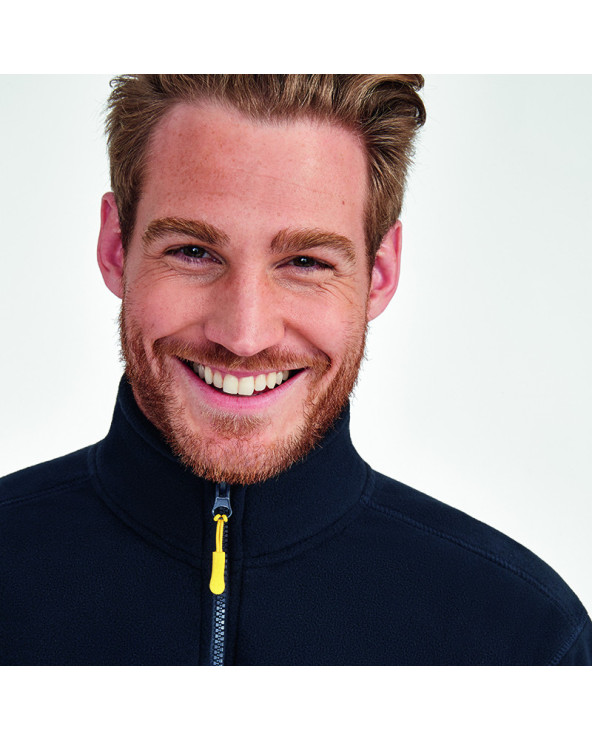 muzhskaya-legkaya-steganaya-kurtka-s-termosvarennymi-shvami-rocket-men