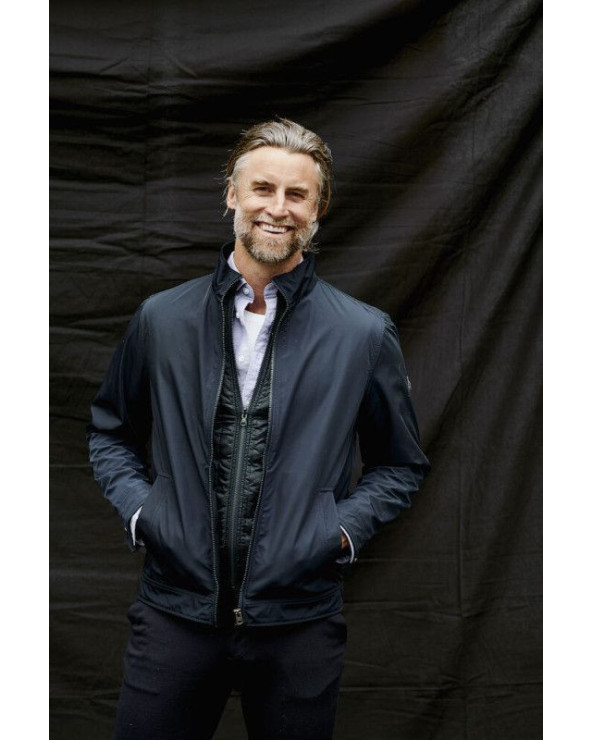 ruchka-plastikovaya-sharikovaya-bergamo-tender