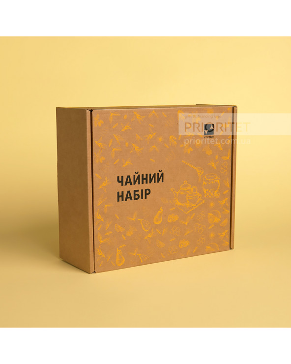 Набор с чаем, сублимированной малиной, медом и джемом